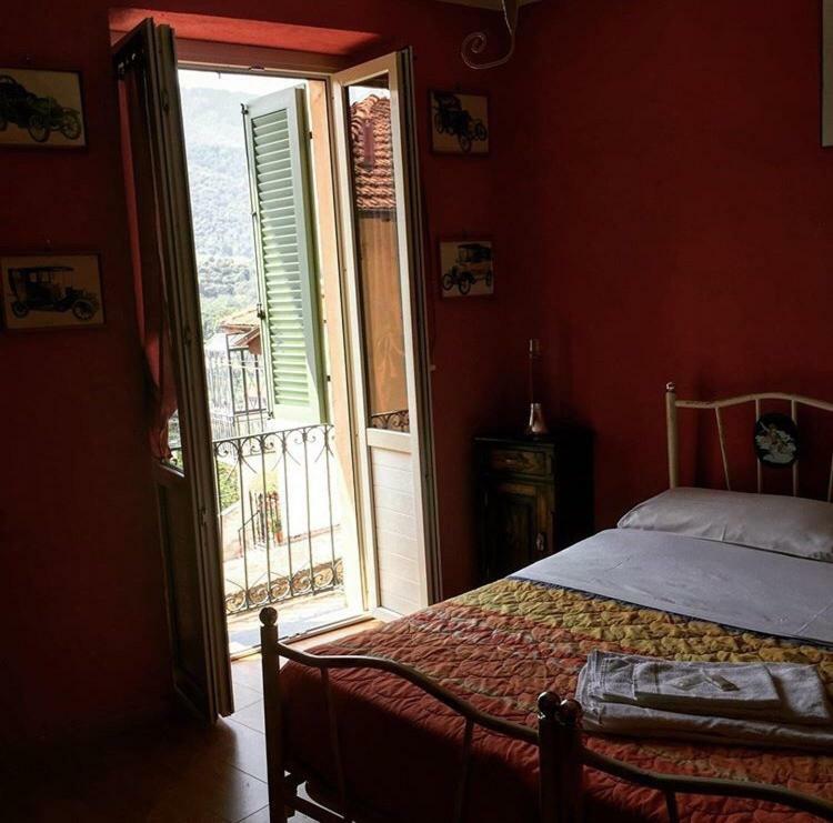 B&B Pisolo E I Persi Pien Roccasparvera Bagian luar foto